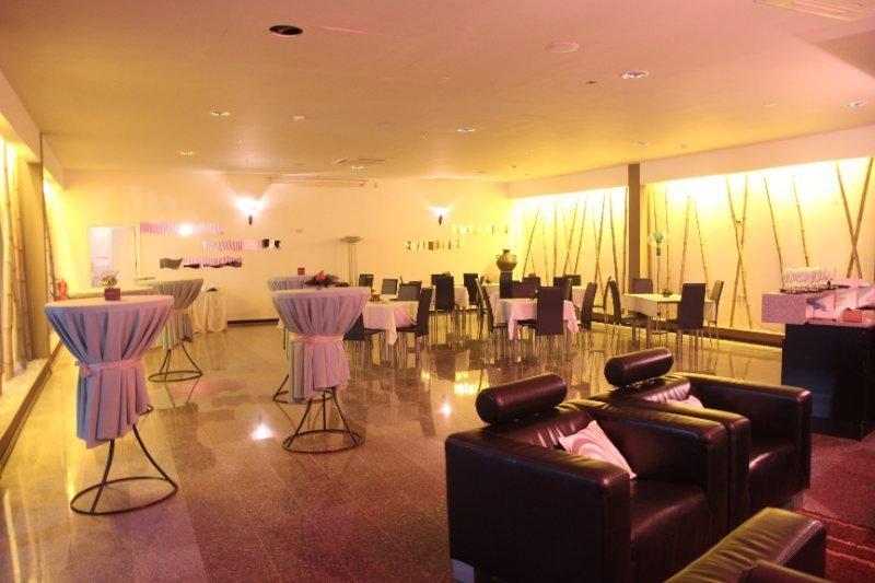 Queens Hotel Парамарибо Екстериор снимка