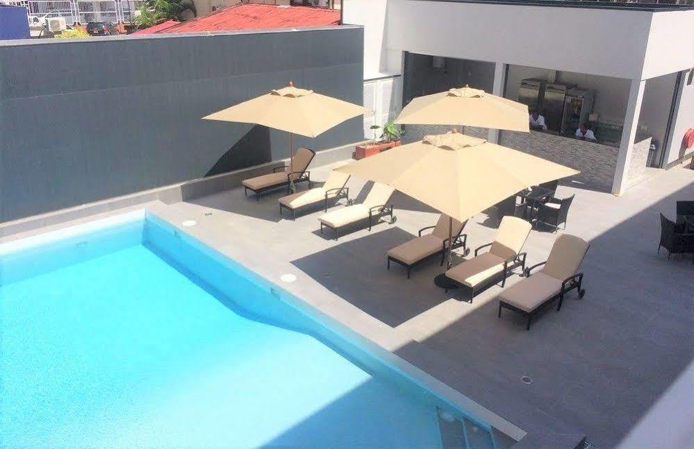 Queens Hotel Парамарибо Екстериор снимка