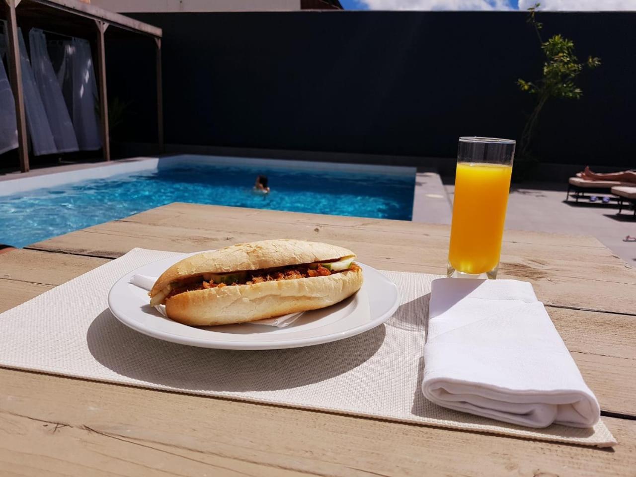 Queens Hotel Парамарибо Екстериор снимка